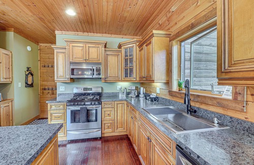 Mace Cabin | Game Room, Deck + Views: Idyllic Slaty Fork Cabin