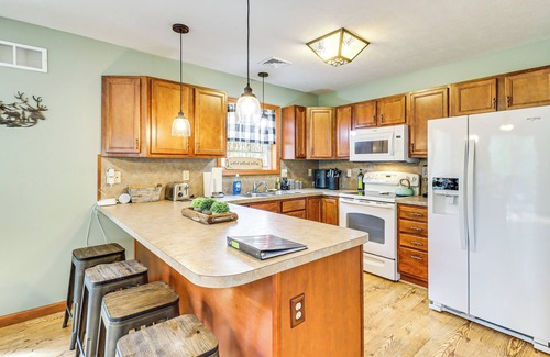 Albrightsville Cottage | Game Room + Lake Access: Albrightsville Escape