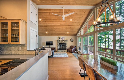 Anderson Island House | Game Room & Private Beach: Anderson Island Gem