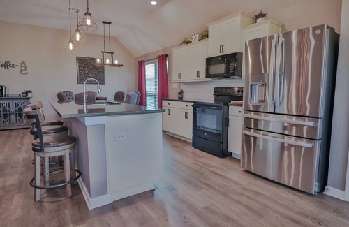 College Station House | Gameday or weekend getaway. Approx 6 miles from Kyle Field & Tx. A&M University