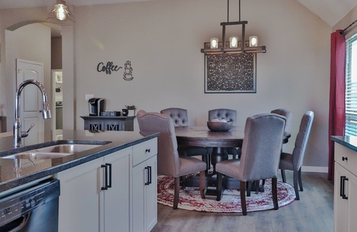 College Station House | Gameday or weekend getaway. Approx 6 miles from Kyle Field & Tx. A&M University