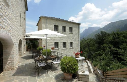 Aristi Hotel | Gamila Rocks Mountain Hotel