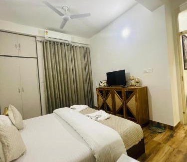 Sigra Apartment | Ganga Ghat 2 BHK Apartment Near Kashi Vishwanath Temple With Parking And Lift