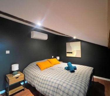 Villeneuve-sur-Lot Apartment | Garçonnière - Refuge parfait pour Amis et Jeux !