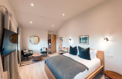 Fludir House | Garður Stay Inn & Secret Lagoon included!