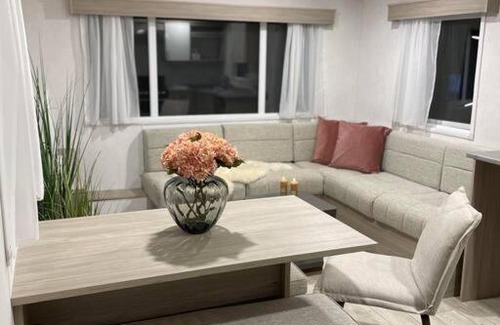 Hovik House | Garden guest house