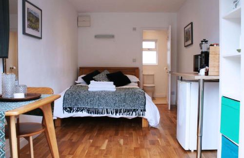 Bradford-on-Avon Apartment | Garden studio in Bradford on Avon
