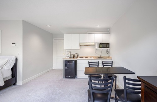 West Point Grey House | Garden Suite near Jericho Beach