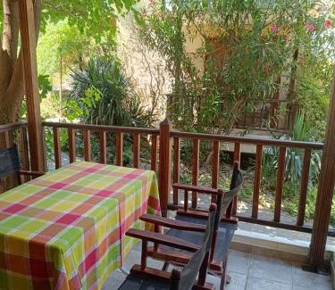 Makri Apartment | Garden View home in Makri