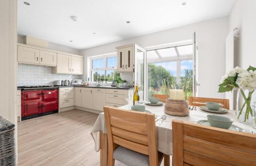 Moy House | Gardenview Manor