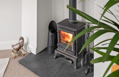 Moy House | Gardenview Manor