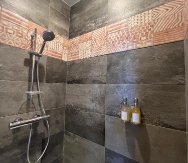 Livron-sur-Drome Hotel | Garenne