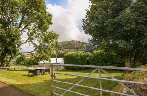 Garn Fadryn Cottage | GARREG LWYD FARM, pet friendly, character holiday cottage in Nefyn
