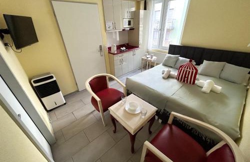 Gewerbeschule House | Gasthaus 210