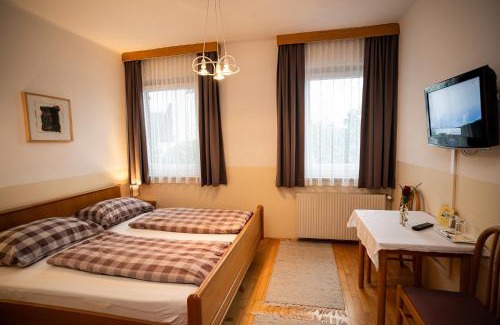 Pugrad Hotel | Gasthaus-Gostišče-Trattoria Ogris