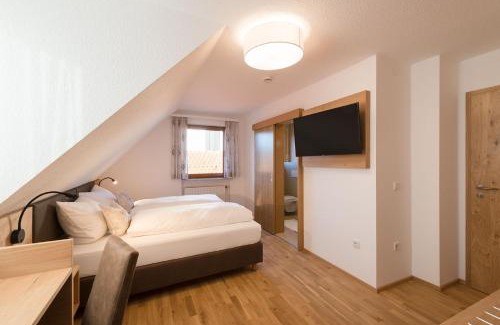 Alfeld House | Gasthof-Pension Brauner Hirsch in Alfeld - Mittelfranken