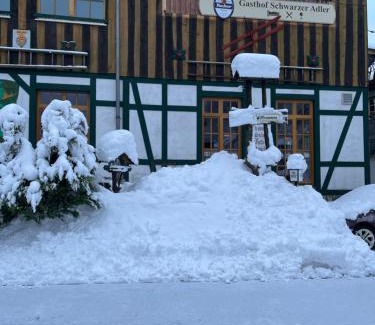 Fehrenbach House | Gasthof & Pension "Schwarzer Adler"