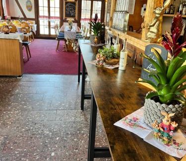 Fehrenbach House | Gasthof & Pension "Schwarzer Adler"