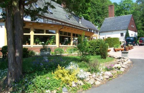 Oberschona House | Gaststätte & Pension Oelmuehle