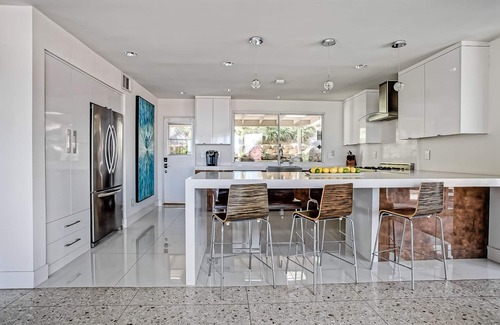 Canyon Corridor House | Gated Celebrity Estate With Panoramic Views Of City