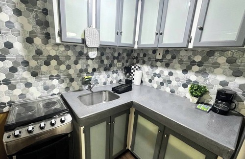 Camperdown Apartment | Gated Cozy King Suite - WiFi, A/C, Central Location, Night Life