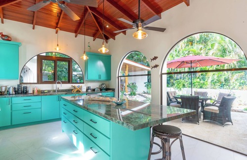 Nosara House | Gated Multi-Family Retreat-Jungle Villa w/Lush Gardens walk 2 Pelada Beach