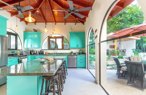 Nosara House | Gated Multi-Family Retreat-Jungle Villa w/Lush Gardens walk 2 Pelada Beach