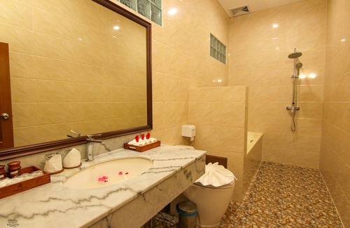 Ayeyarwady Region Resort | Gawyangyi Hotel & Resort