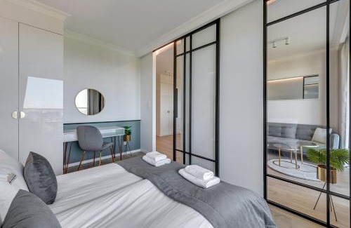 Witomino Apartment | Gdynia Modern Tower & City View by Downtown Apartments