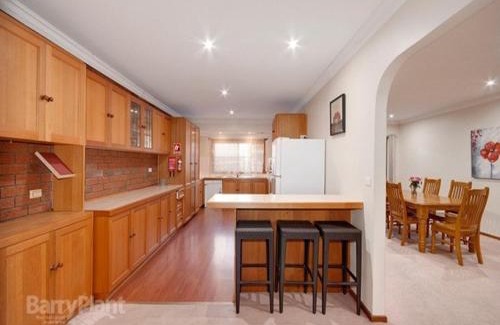 Grovedale House | Geelong Holiday Home