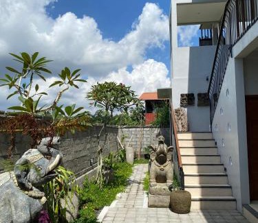 Batuan House | Gelombang House