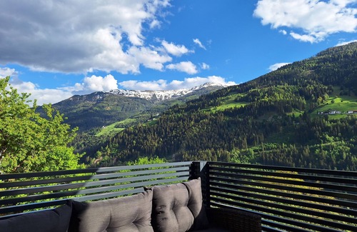 Landeck Apartment | Gemütliche Ferienwohnung im Bergwaerts.tirol - Apart Gipfelblick