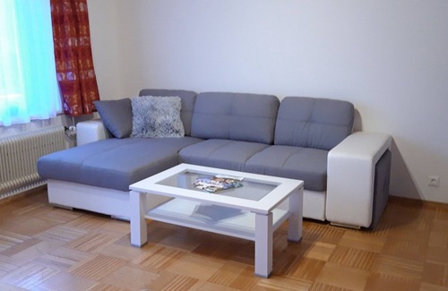 Sankt Wolfgang-Kienberg Apartment | Gemütliche Ferienwohnung mit Direktem Blick auf den Zirbitzkogel