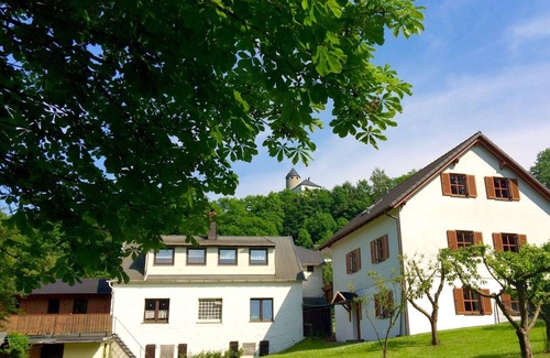 Lichtenberg Apartment | Gemütliches 40qm Ferienhaus mit Natursteinheizung, kostenfreies Parken und WLAN