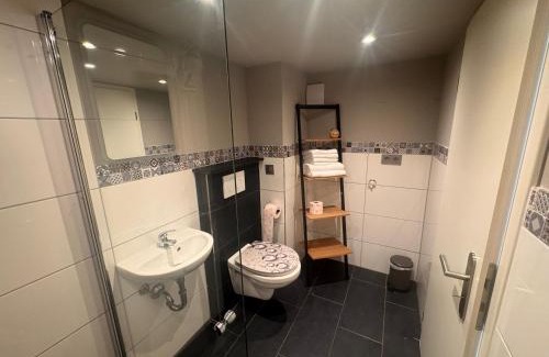 Altenhausen House | gemütliches Zimmer mit eigenem Bad und separatem Eingangstor