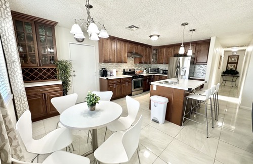 Chinatown House | Gem suite in China Town