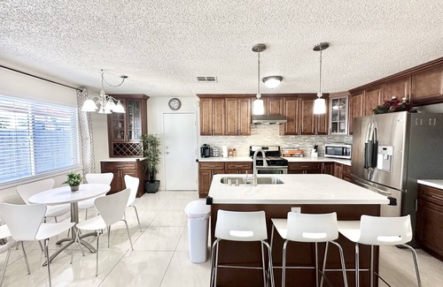 Chinatown House | Gem suite in China Town