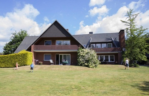 Lembruch Apartment | Generously equipped and very spacious family holiday apartment (1)