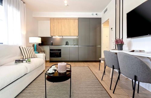 Distrito Norte Sierra Apartment | Genteel Home Arruzafa