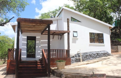 Tzaneen Cabin | GEORGE B BOUTIQUE LODGE Executive Suite