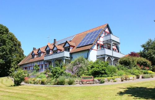 Nordenberg Apartment | Geräumige Ferienwohnung (80qm) mit kostenfreiem WLAN und großem Balkon