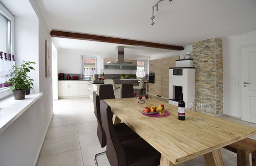 Himmelkron House | Geräumige Ferienwohnung mit Blick auf den Weißen Main