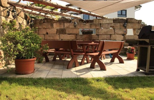 Himmelkron House | Geräumige Ferienwohnung mit Blick auf den Weißen Main