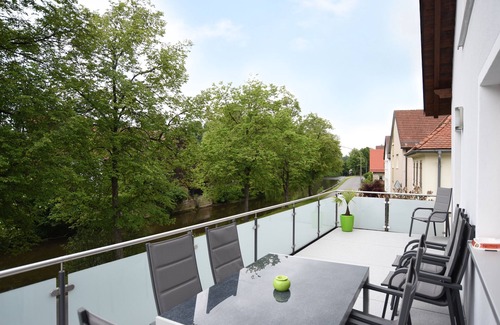 Himmelkron House | Geräumige Ferienwohnung mit Blick auf den Weißen Main