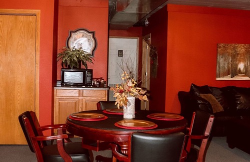 Pilot Grove House | Get Away from the Bustle of the City