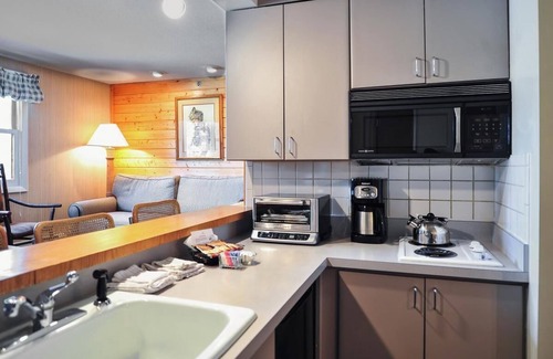 Estes Park Apartment | Get Ready for Adventure! 2 Fantastic Studios, Hike in Rocky Mtn. National Park