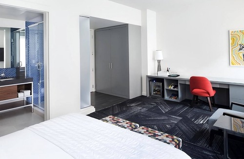 Downtown Minneapolis Hotel | Get Ready for Blissful Getaway! Pet-friendly, Near American Swedish Institute!