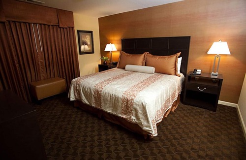 Williamsburg Resort | Getaway Beautiful Resort with Full Amenities - 4 Bedrooms