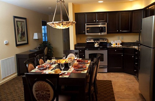 Williamsburg Resort | Getaway Beautiful Resort with Full Amenities - 4 Bedrooms