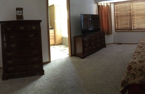 Lake Hallie House | Getaway in the Heart of Chippewa Valley